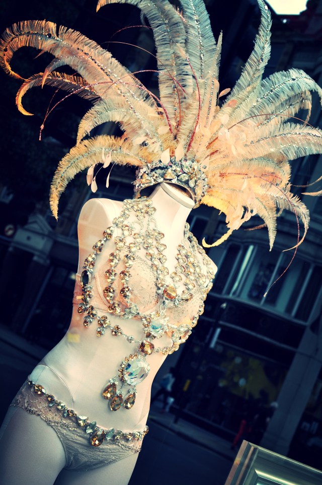 Victoria's Secret-Regent Tweet 2013-Lonon