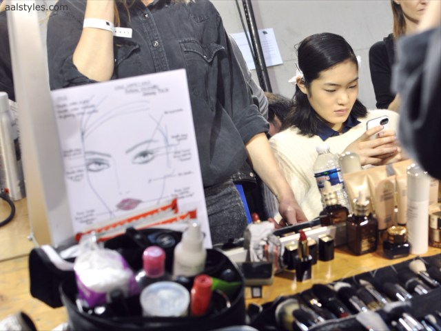 Vaccarello Fall-Winter 2014 2015-Backstage Estee Lauder 4