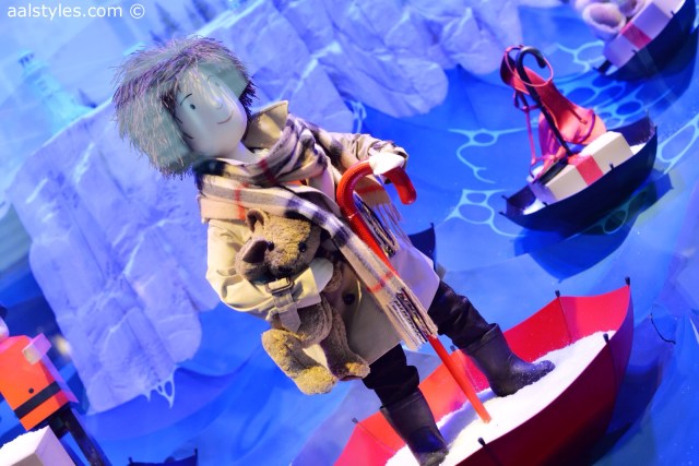 2-Burberry Vitrines Printemps Haussmann