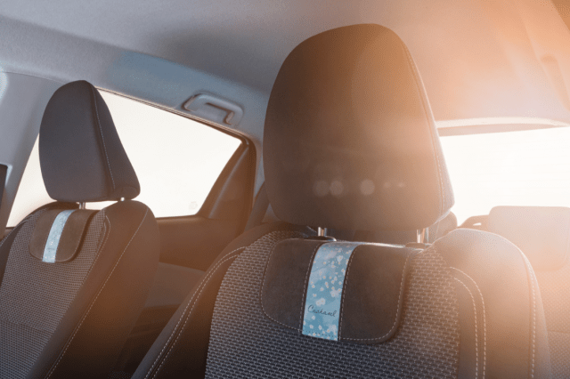 TOYOTA YARIS et CACHAREL-4