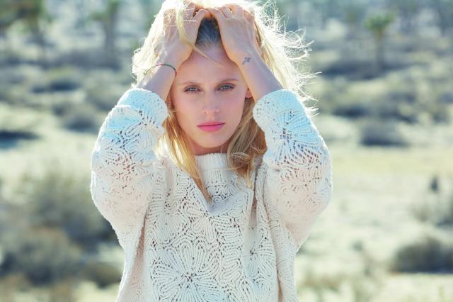 Lauren Wasser pour Julia June SS16-8