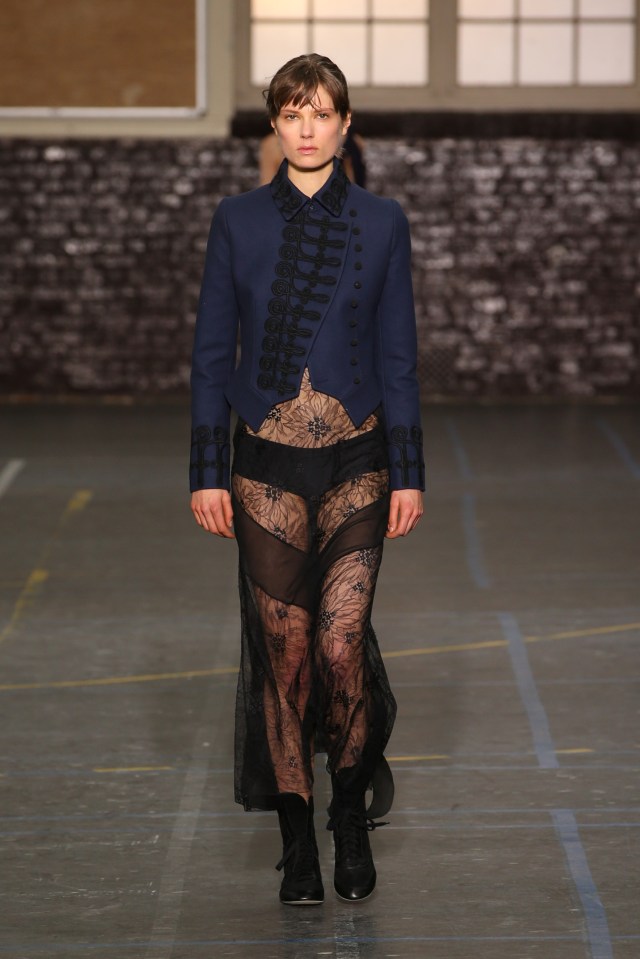 John Galliano-FW16-Fashion Week-Lycée Carnot-3